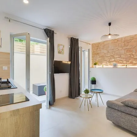 - Craffe Terrasse ! - Vieille - * Νανσύ